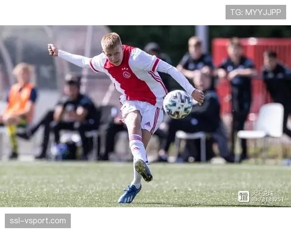 从悬崖边到晋级:数据回顾阿贾克斯如何在下半场实现逆转并创造历史