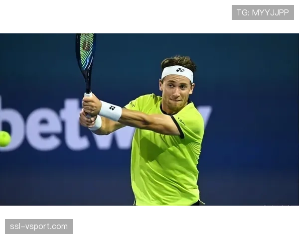 诺里斯在迈阿密错失冠军后,独自在车库内复盘比赛数据超过一小时